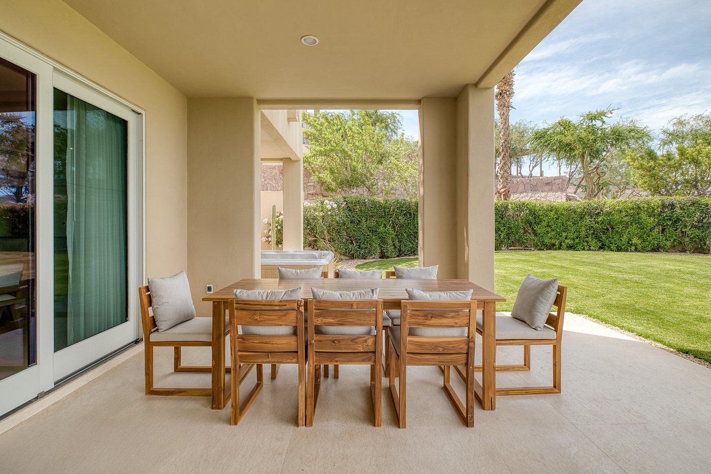 Outdoor dining terrace
